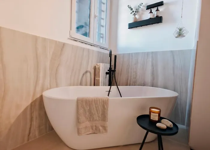 Trastevere Cinema Lofts *