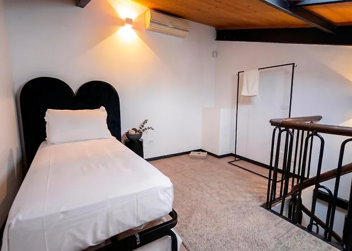 Trastevere Cinema Lofts * Rom